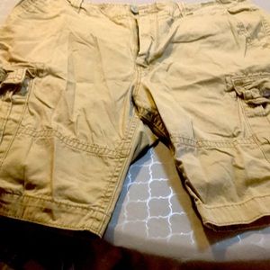 Men’s cargo shorts